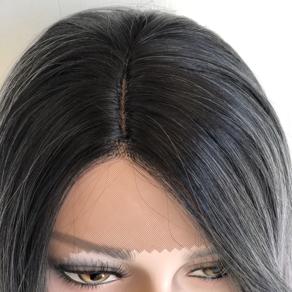 20" Sliver Icy Platinum Wavy Lace Wig | Tammy - Picture 6 of 8